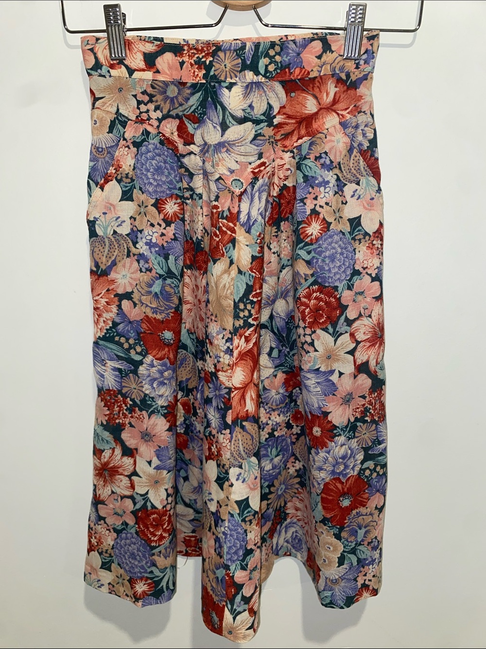 Vintage ViVi Paris Floral Midi Skirt in Red, Blue & Cream Size 5/6